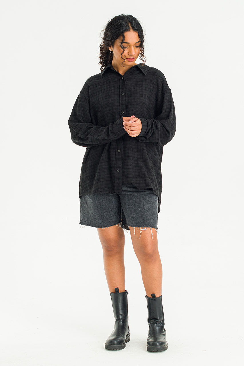 Raw Edge Mom Shorts, Black