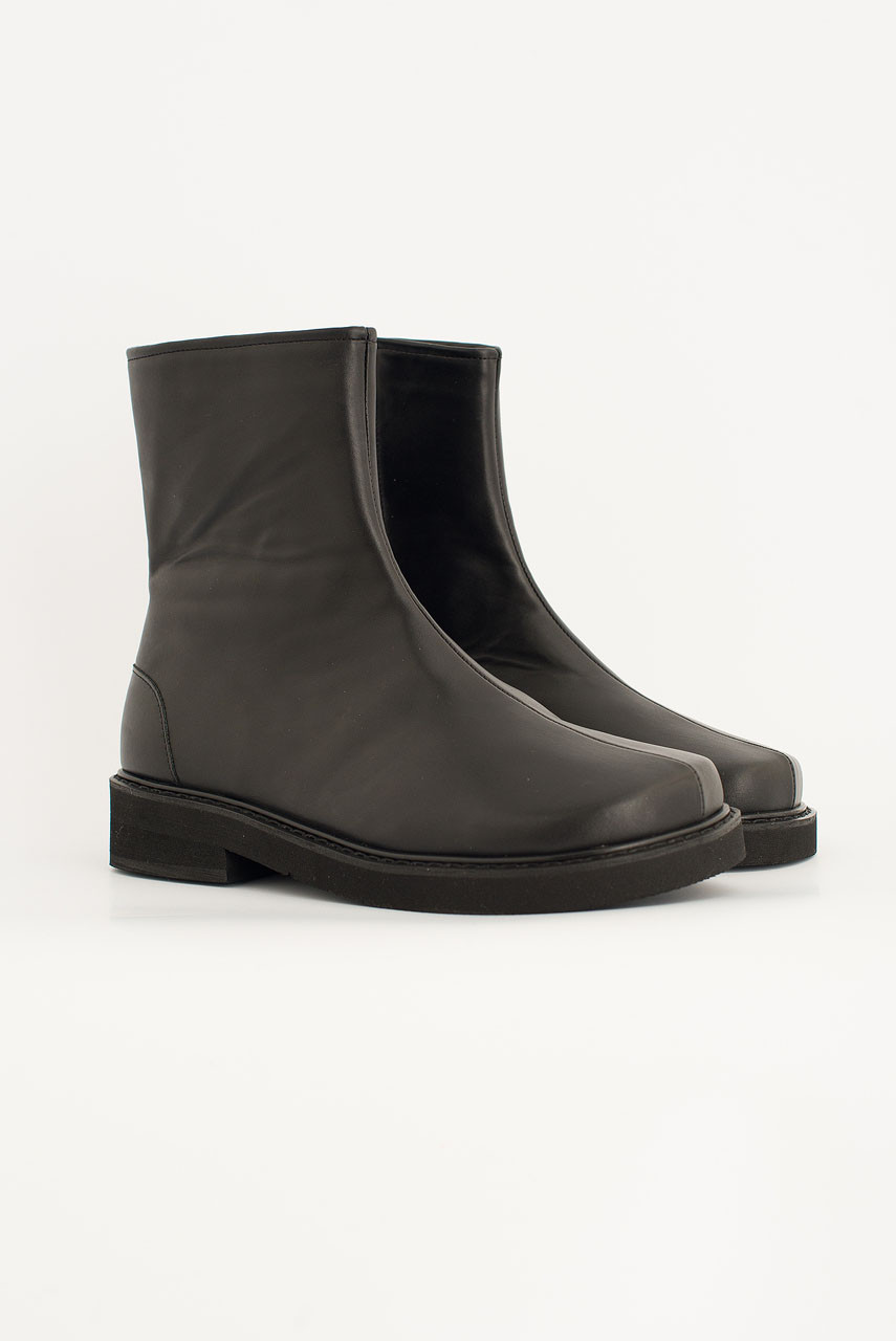 Henrik Boots, Black