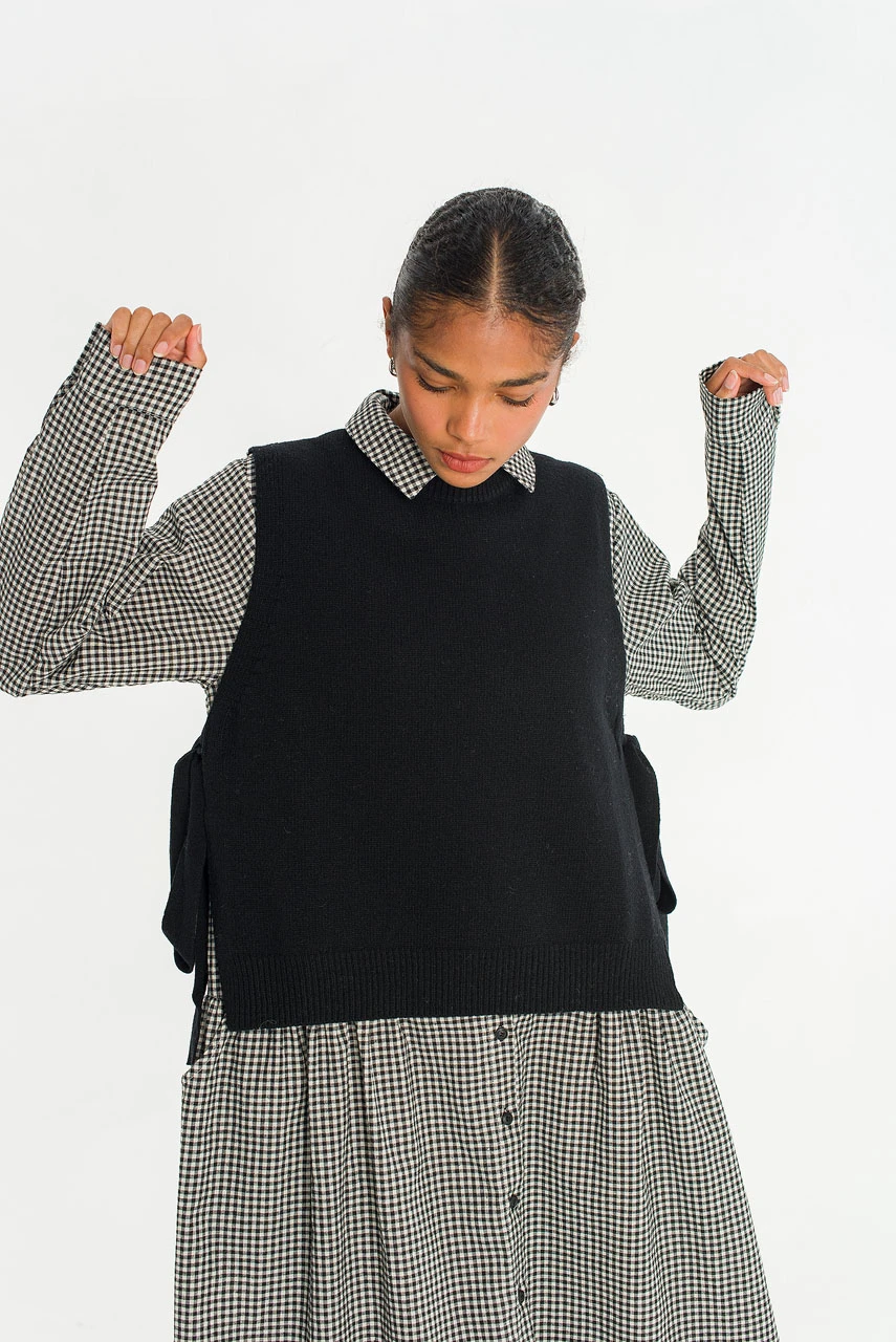 Side Ribbon Vest, Black