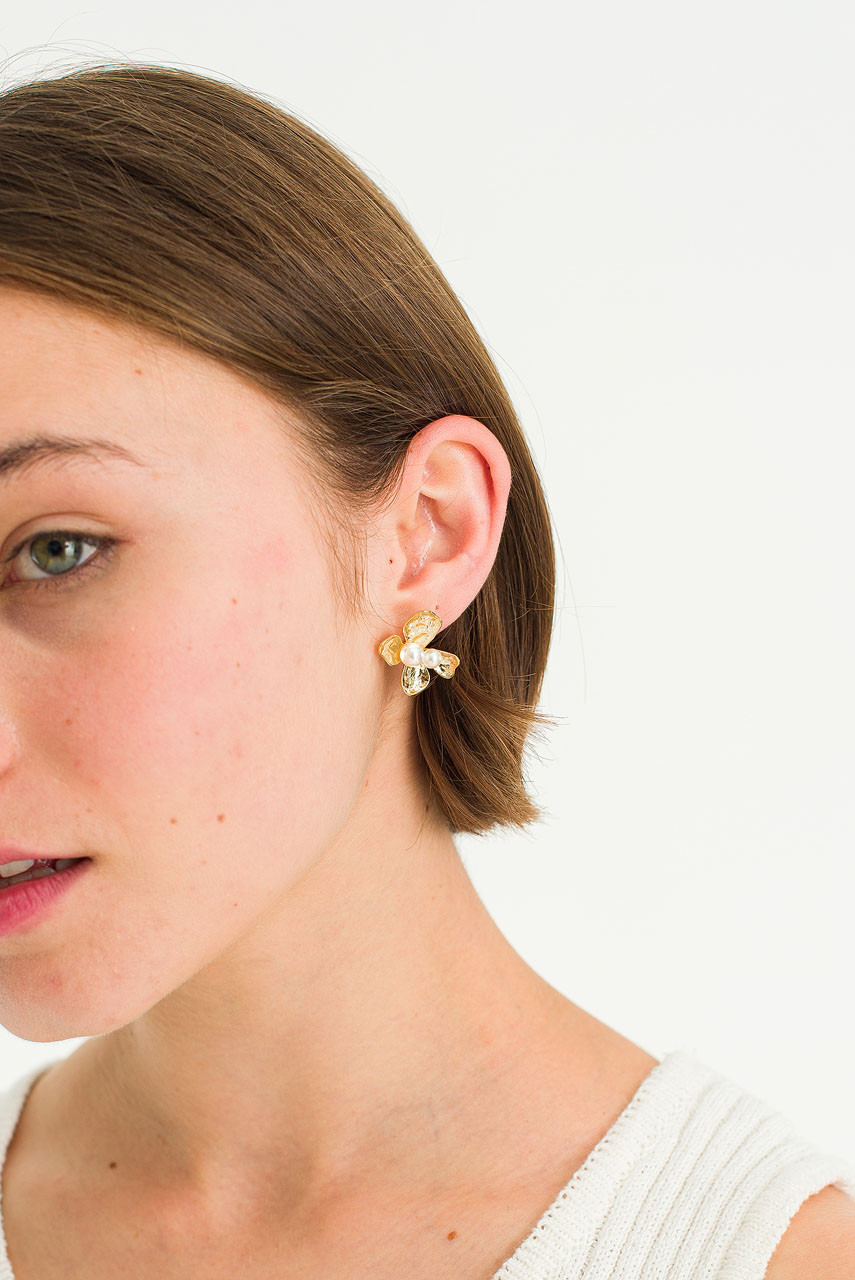 Nabi Pearl Studs, Gold