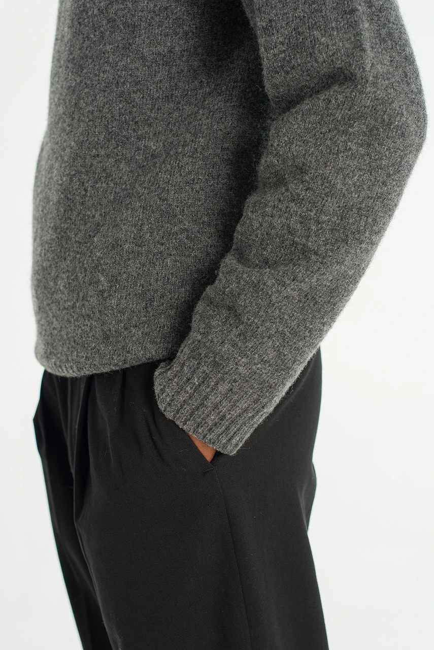 Menswear | Lochfield Wool Seamless Jumper, Dark Grey