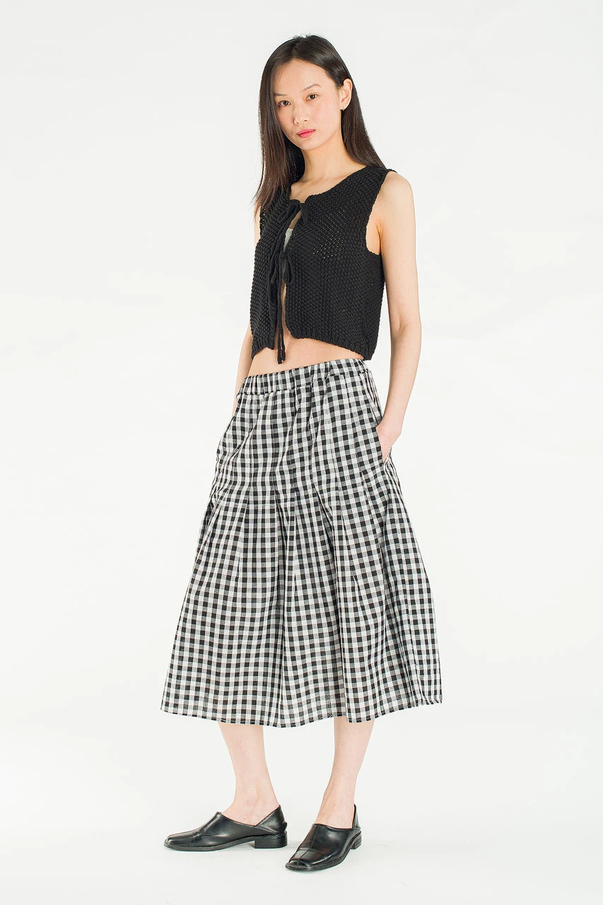 Miel Gingham Check Pleated Skirt, Black