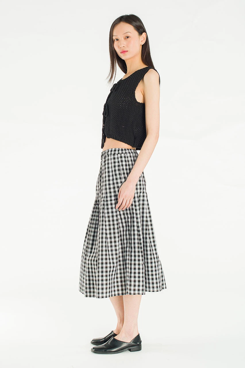 Miel Gingham Check Pleated Skirt, Black