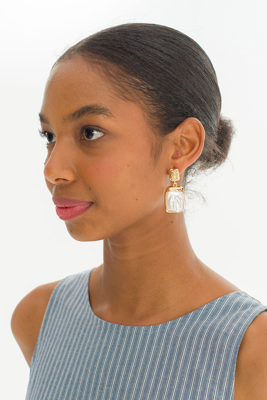 Gallery Pearl Earrings, Gold