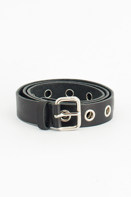 オディットエオディール　VINILO EYELET BELT FLAT Duplici Vegan Faux Leather Belt Black & Silver — Lowlife
