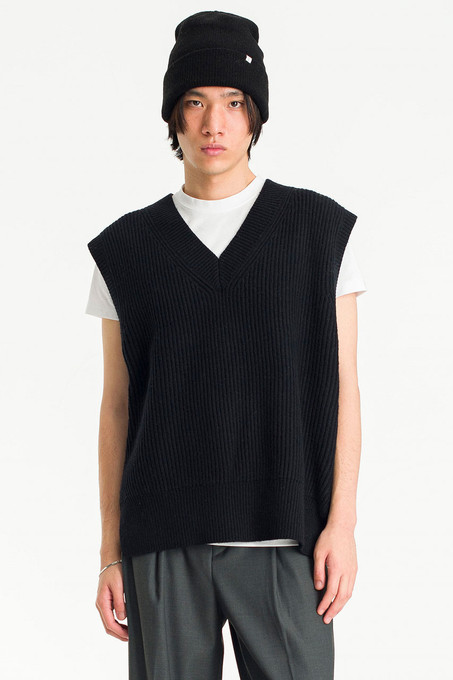 20241006-028-BLACK-04__38950.