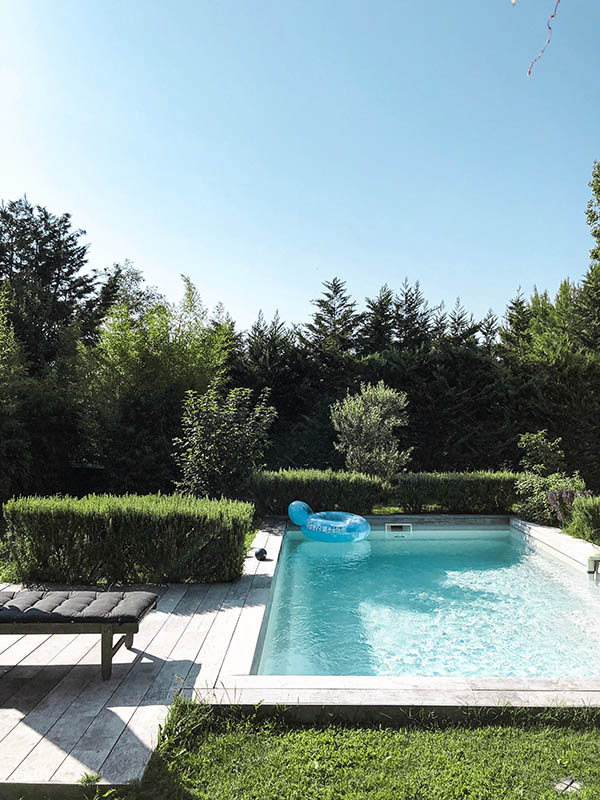 Piscines : le chlore, mauvais pour la peau et les yeux