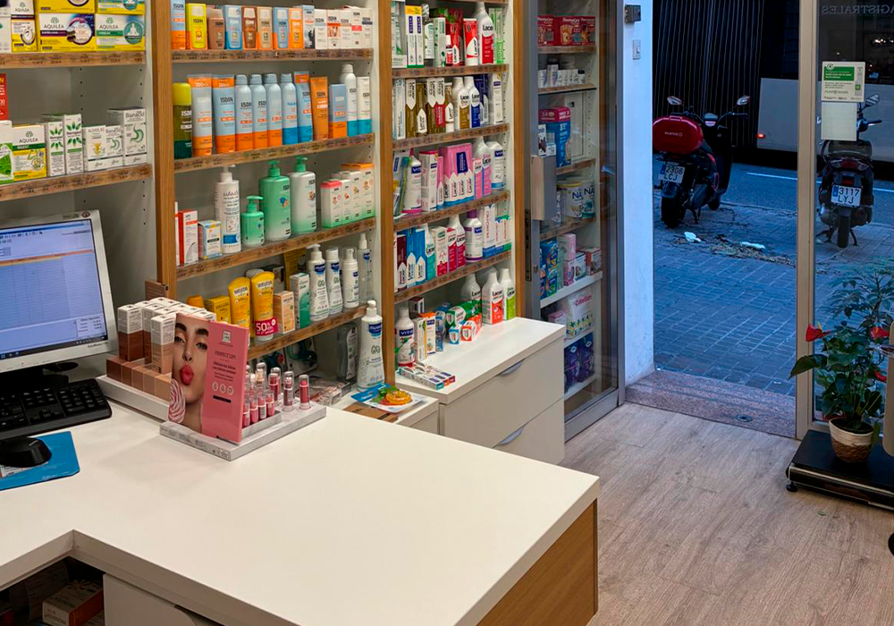 imagen interior farmacia bosque