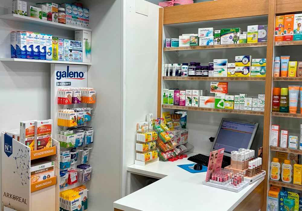 IMAGEN INTERIOR FARMACIA 3 BOSQUE