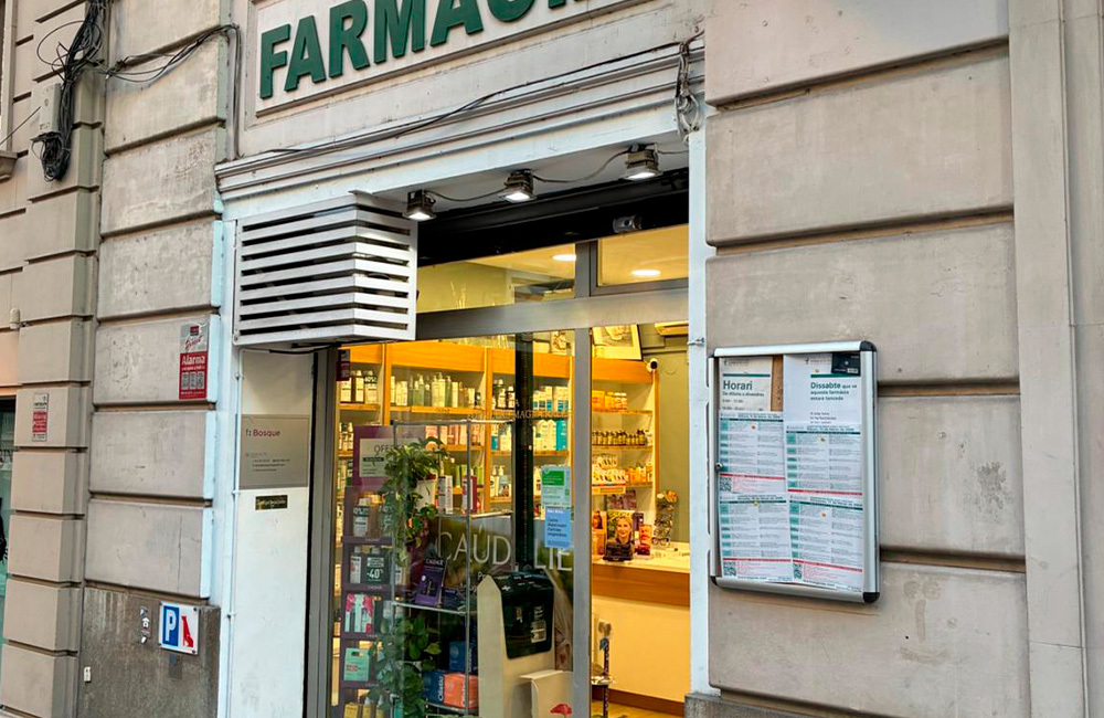 IMAGEN EXTERIOR FARMACIA BOSQUE