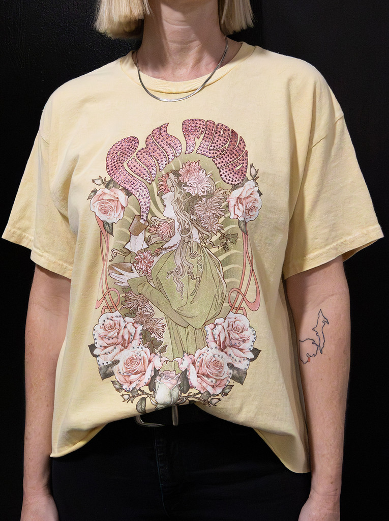 Pink Floyd Lady Pink Unisex Cut Hem Tee