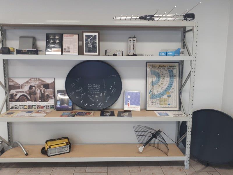 display-sheld.jpg display-sheld.jpg