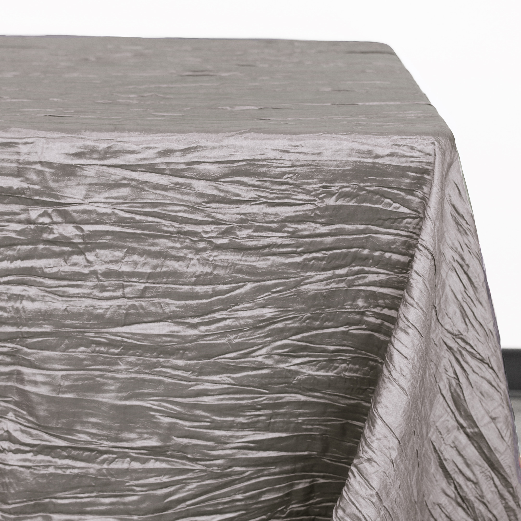 90 x 132 inch Rectangular Crinkle Taffeta Tablecloths Dark Silver / Platinum corner