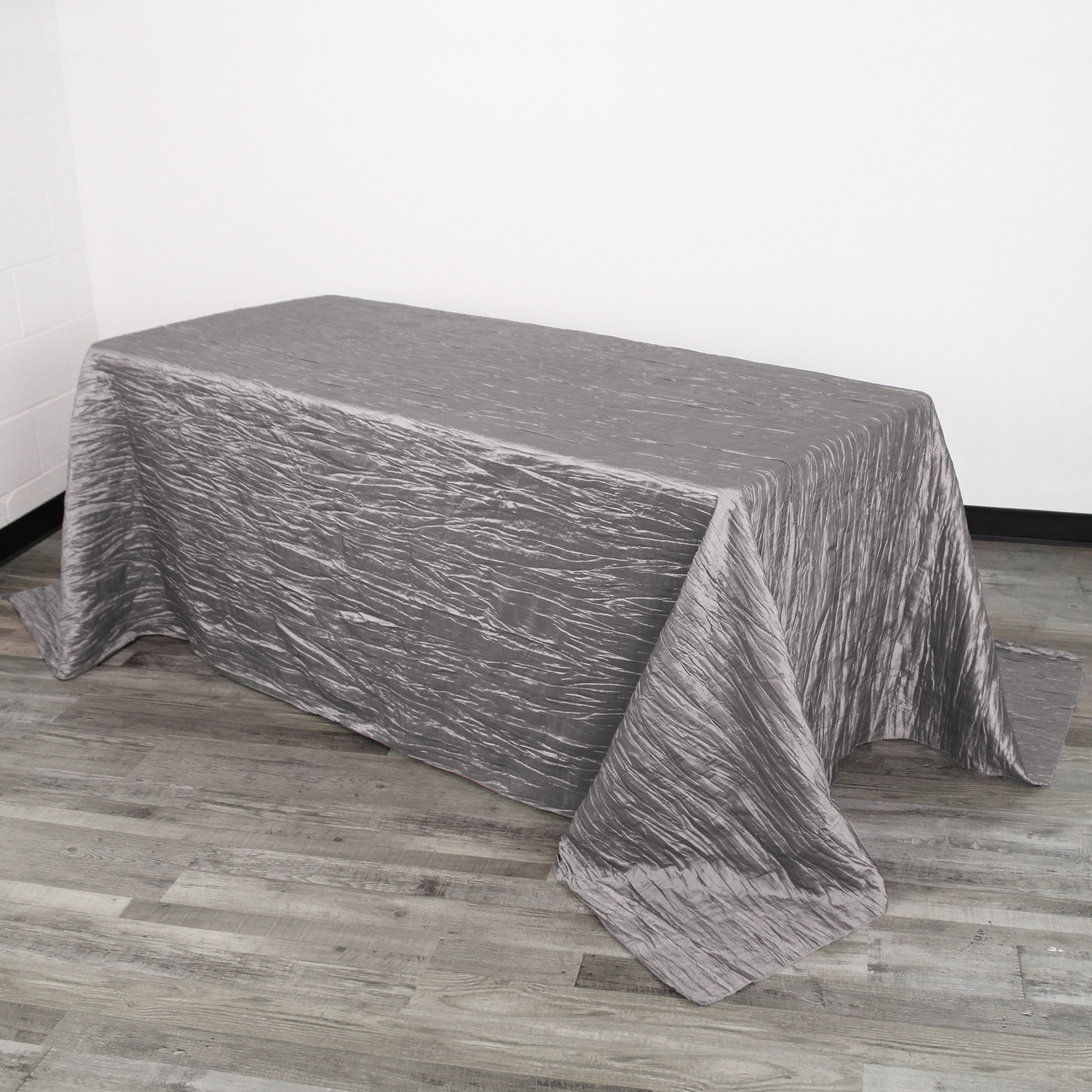 90 x 132 inch Rectangular Crinkle Taffeta Tablecloths Dark Silver / Platinum