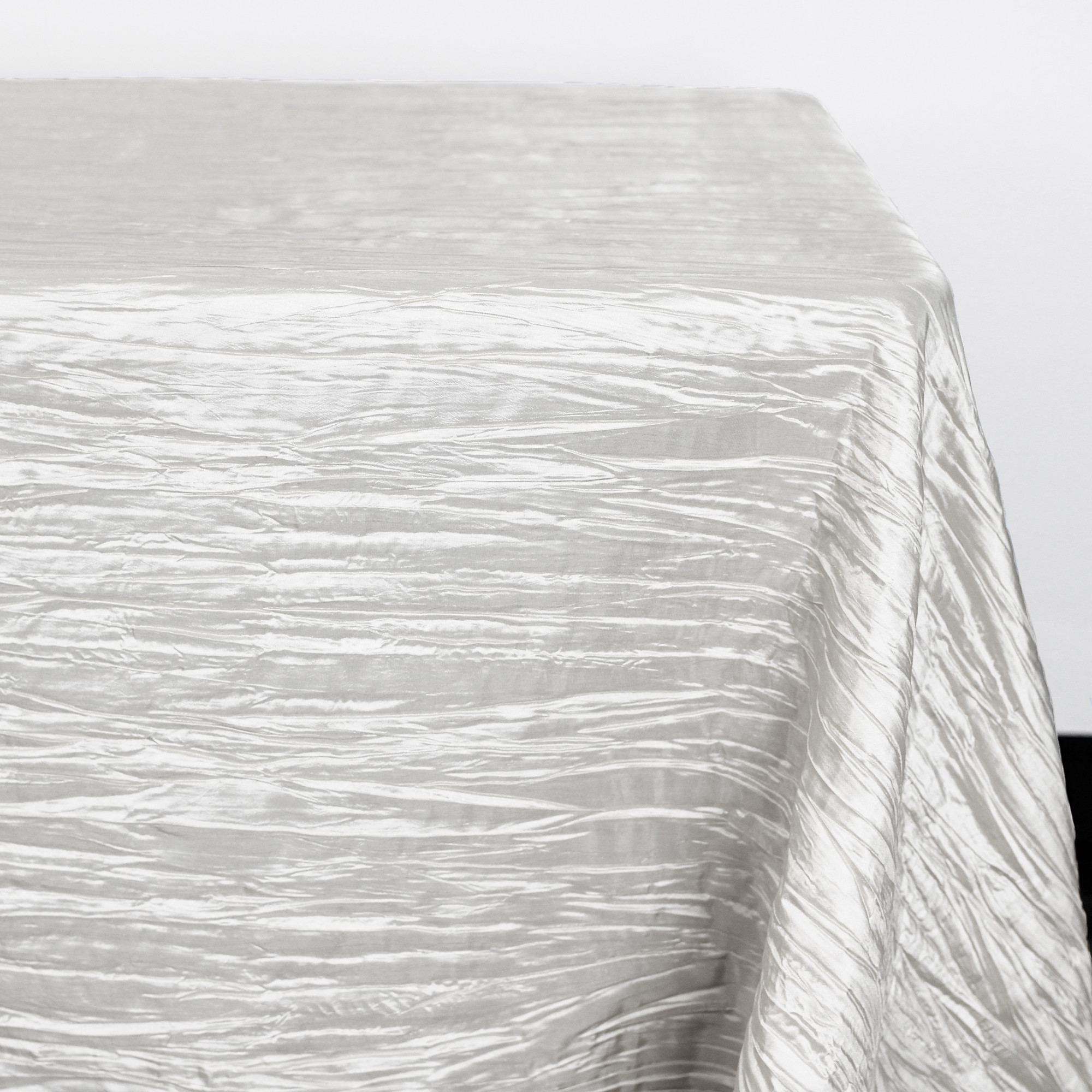 90 x 156 Inch Rectangular Crinkle Taffeta Tablecloth White corner