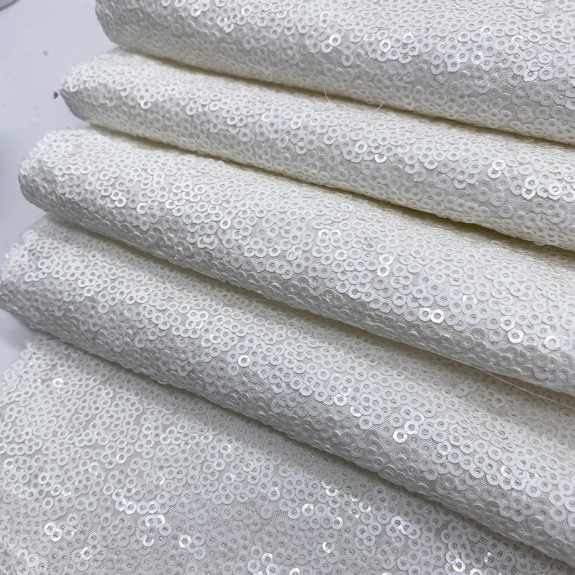 Glitz Sequin White Swatch