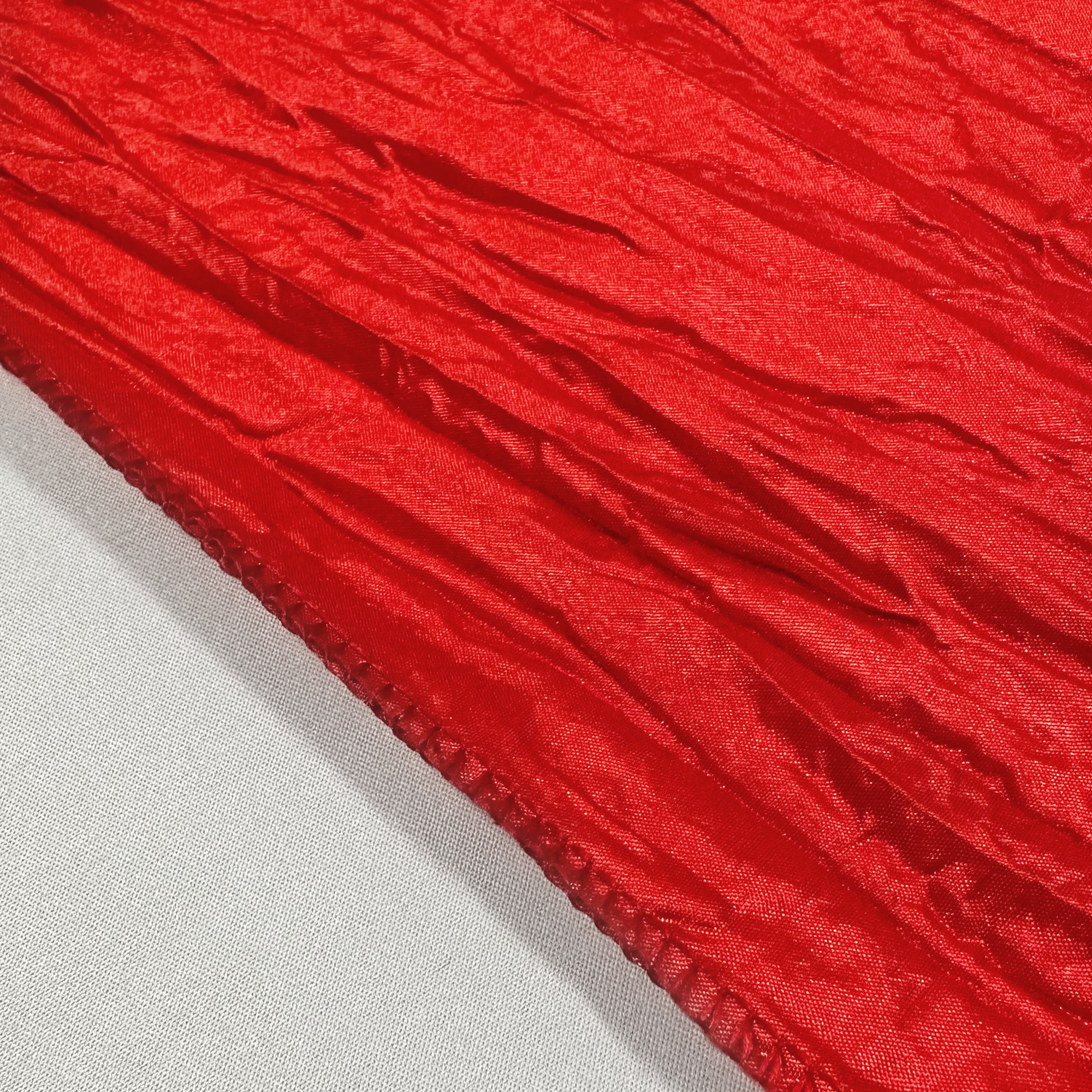 90 x 132 inch Rectangular Crinkle Taffeta Tablecloth Red hem
