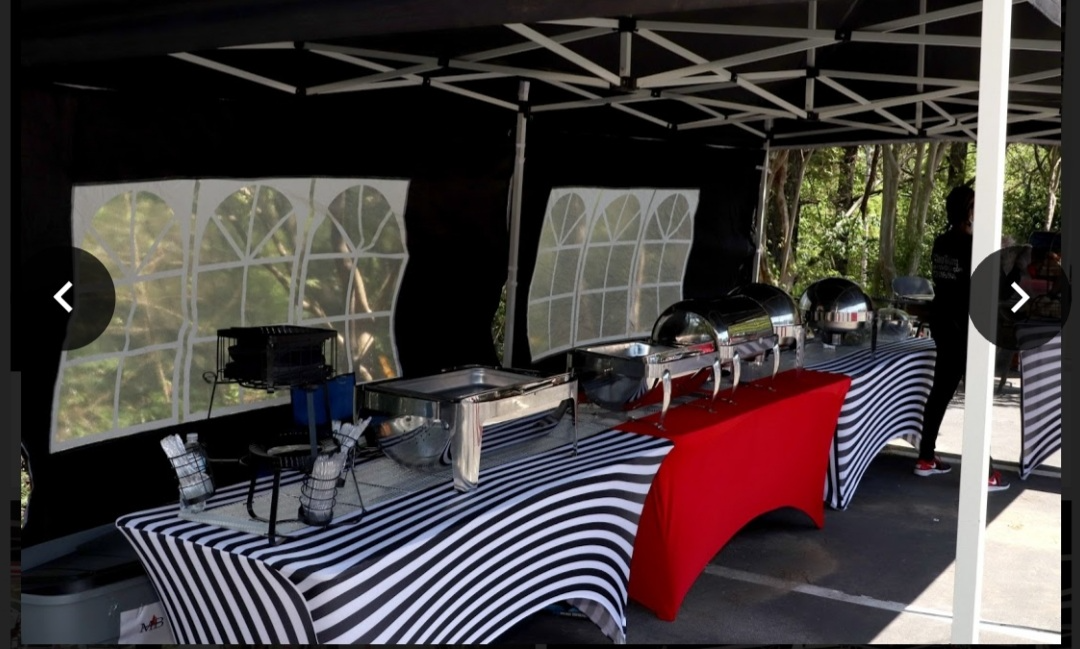 striped table covers 