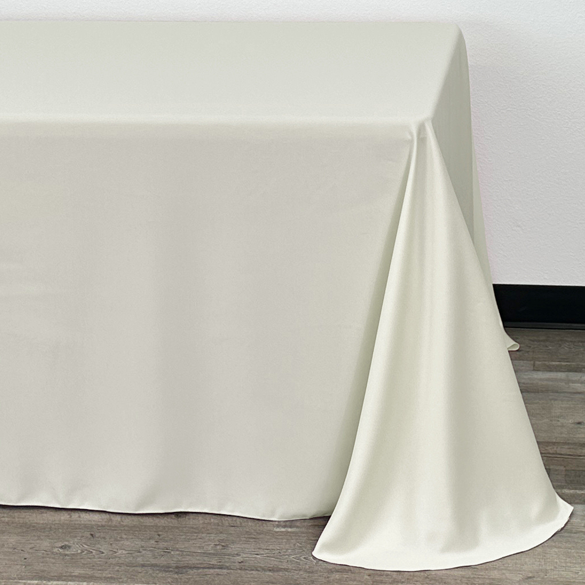 90 x 132 Inch Rectangular L'amour Tablecloth Ivory corner