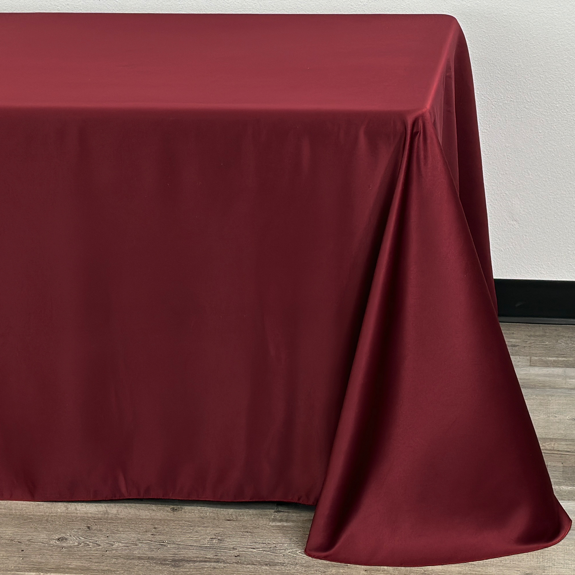 90 x 132 Inch Rectangular L'amour Tablecloth Burgundy Corner