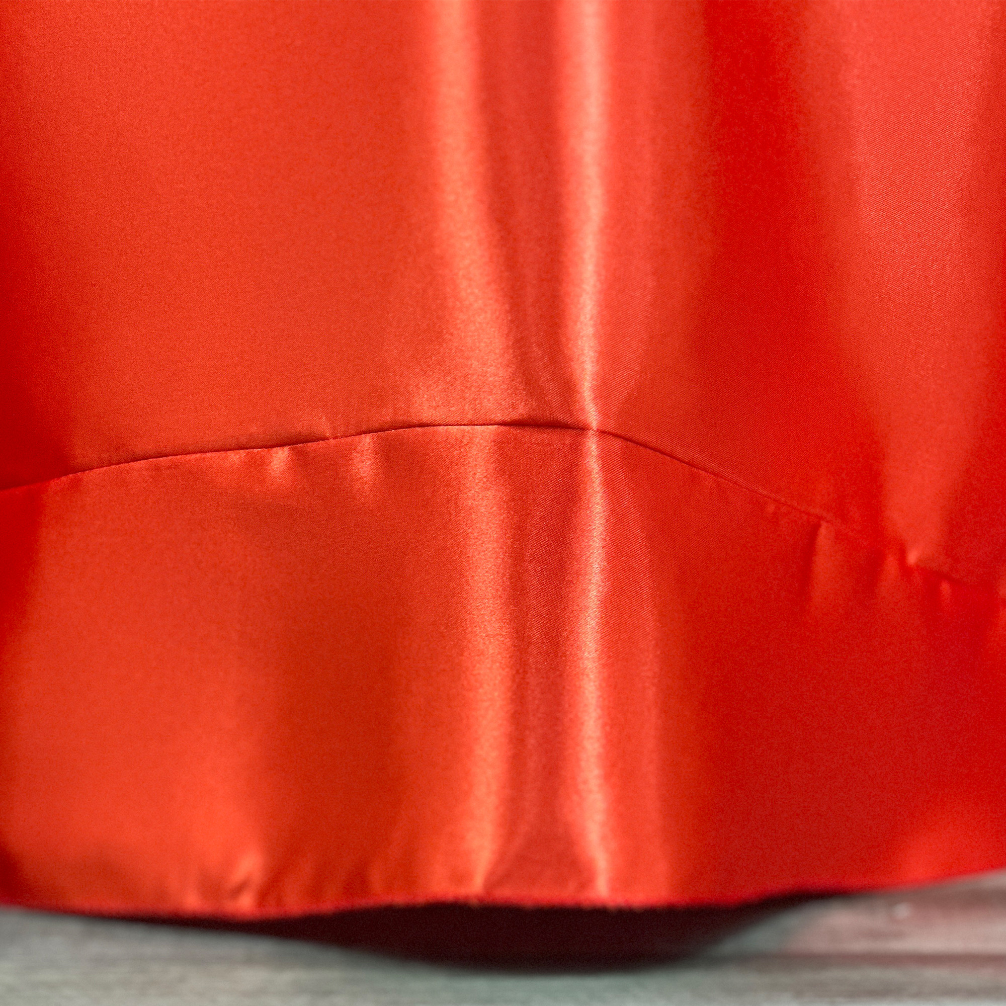 120 inch Round Satin Tablecloth Black Seam