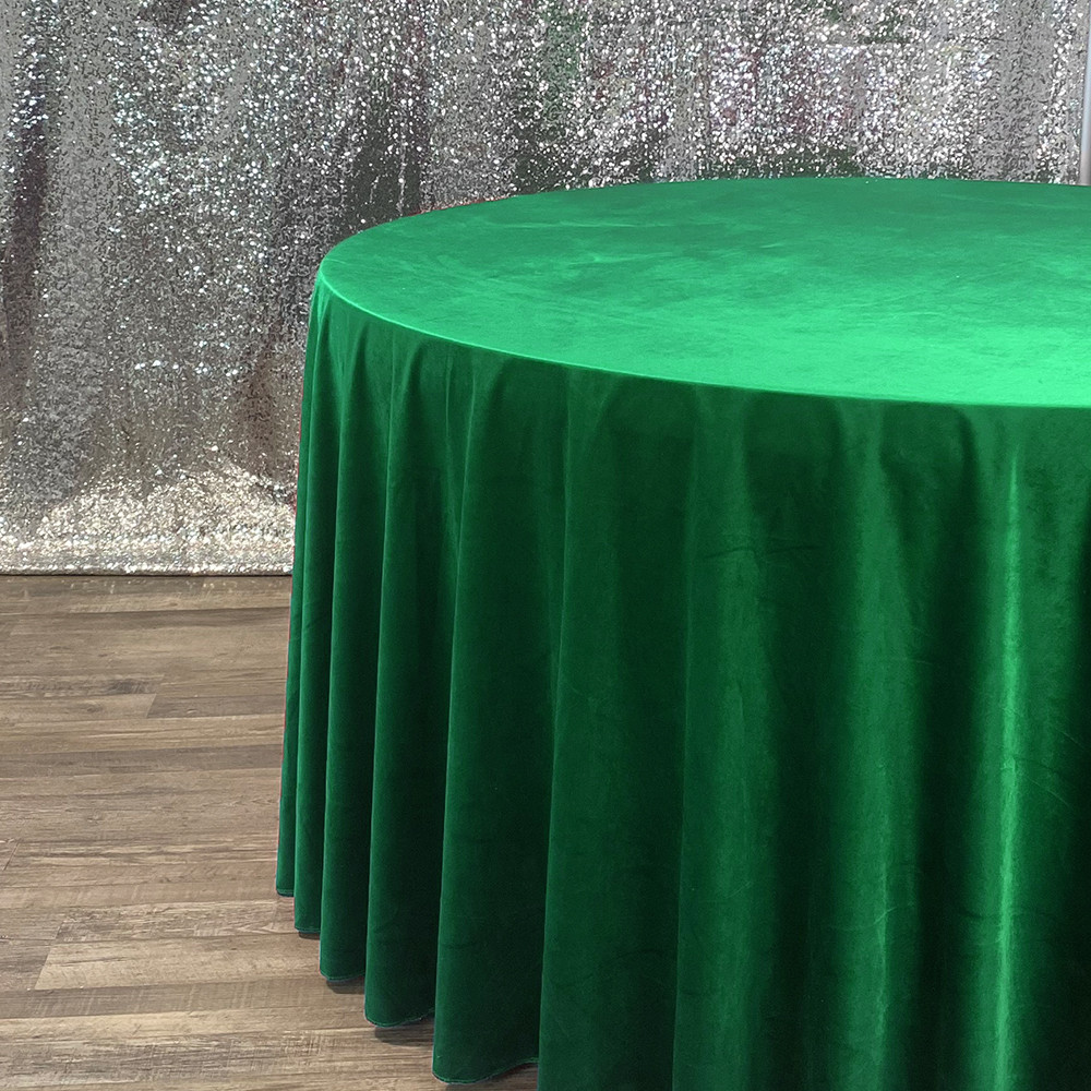 132 Inch Round Velvet Tablecloth Emerald Green Side View
