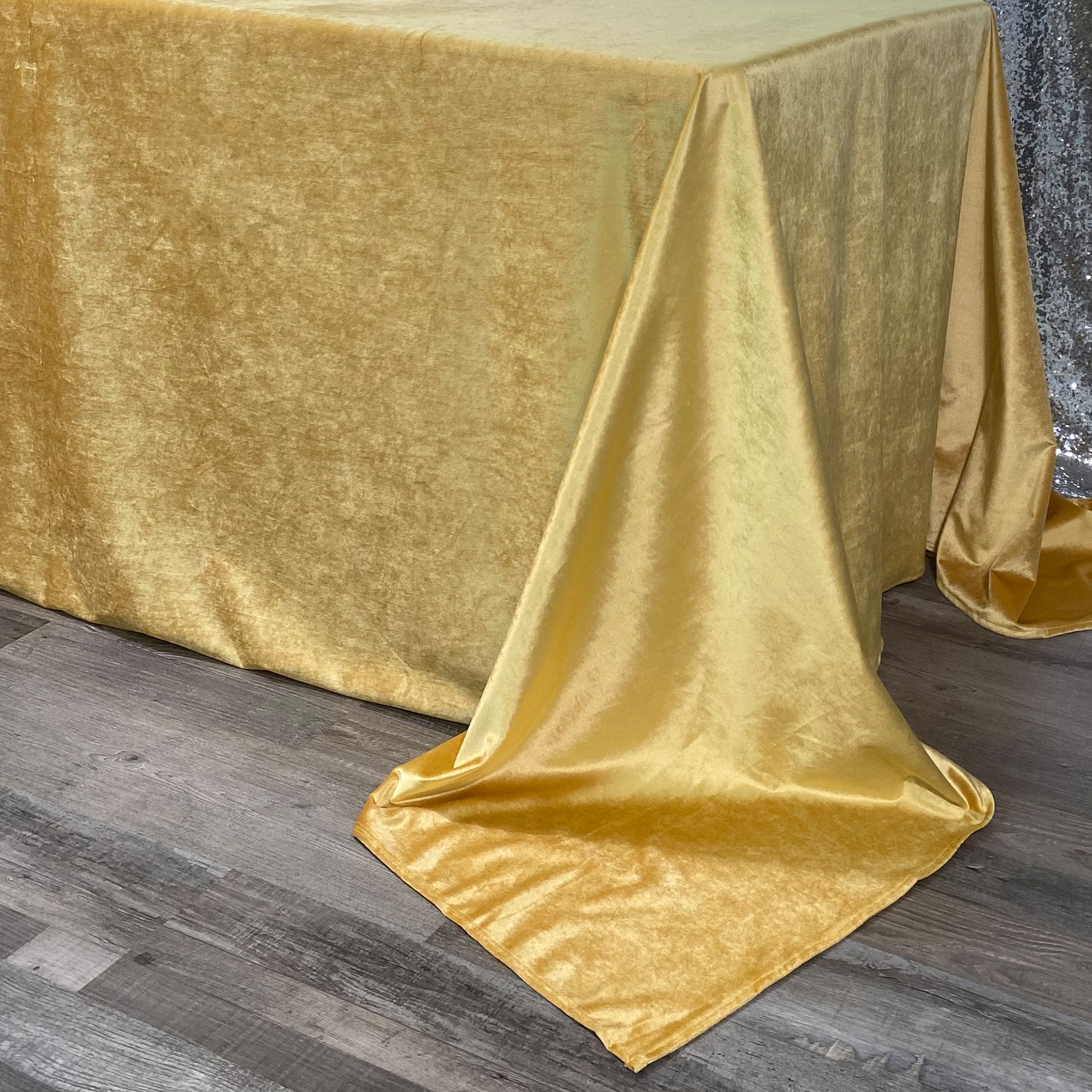 90 x 132 Inch Rectangular Velvet Tablecloth Gold Corner