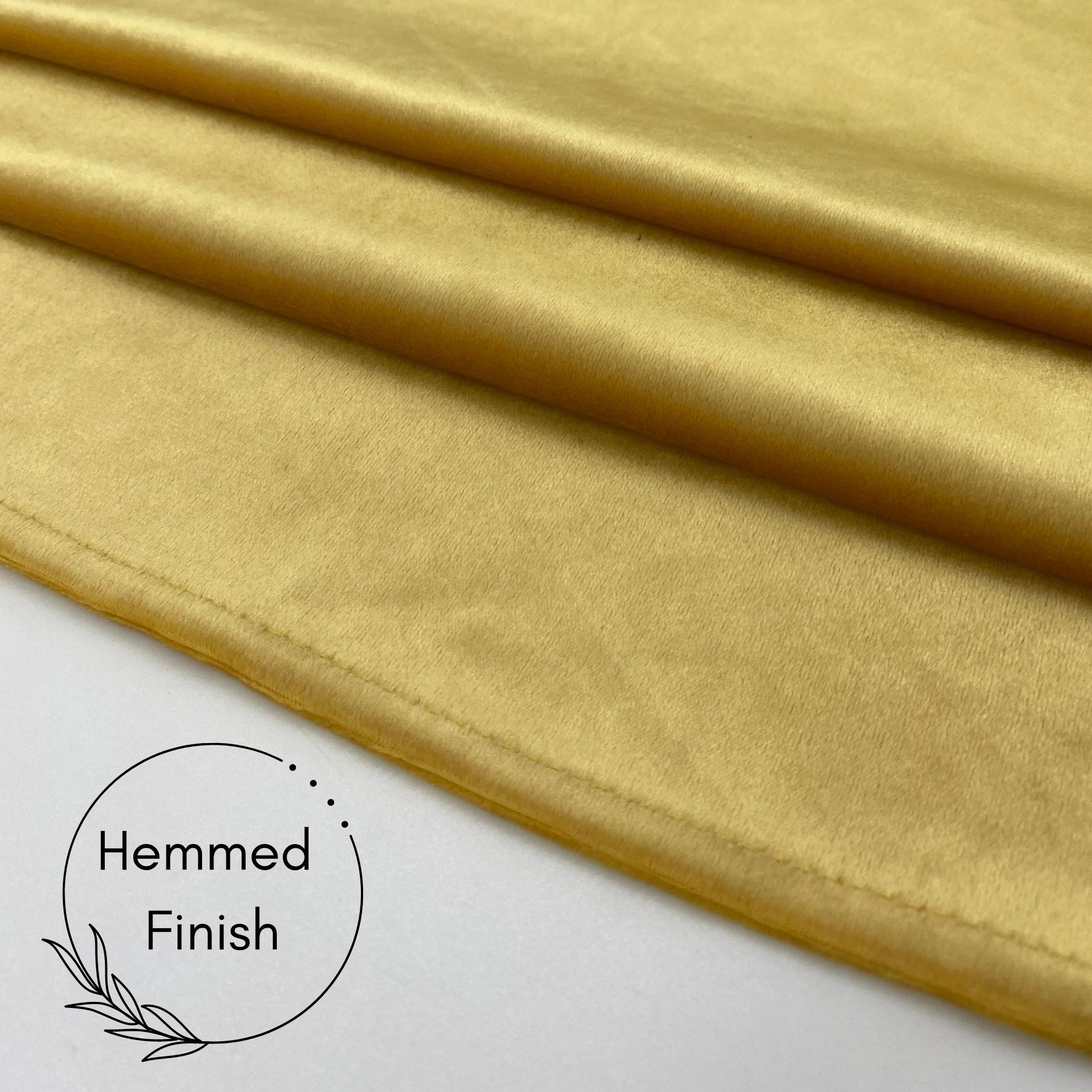 90 x 132 Inch Rectangular Velvet Tablecloth Gold Top Hem