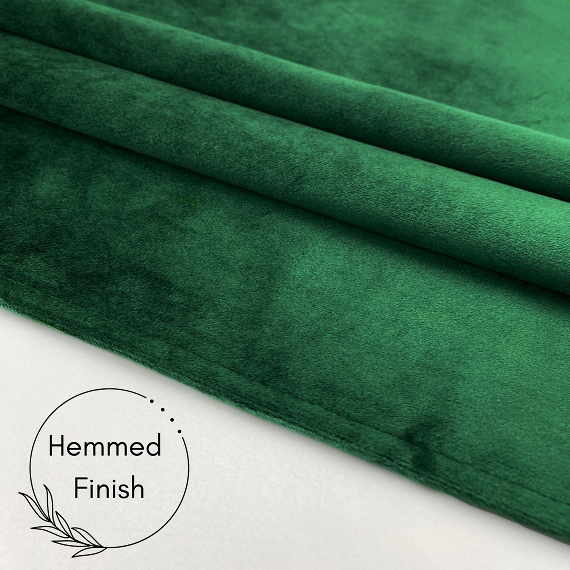90 x 156 Inch Rectangular Velvet Tablecloth Emerald Green Hem Zoom