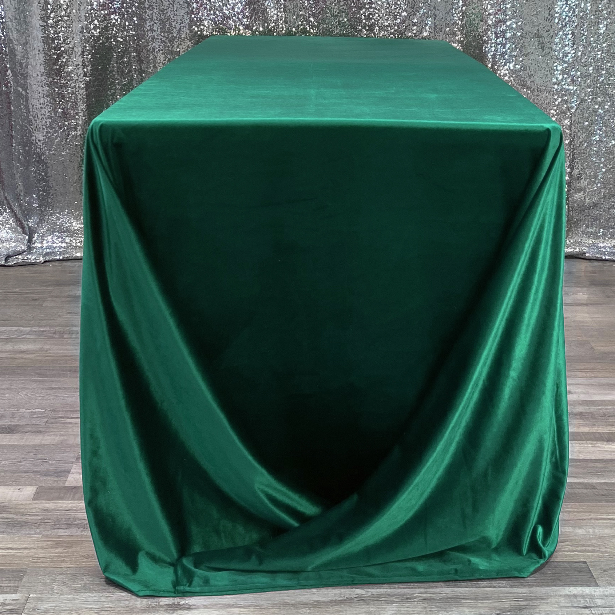 90 x 156 Inch Rectangular Velvet Tablecloth Emerald Green Side View