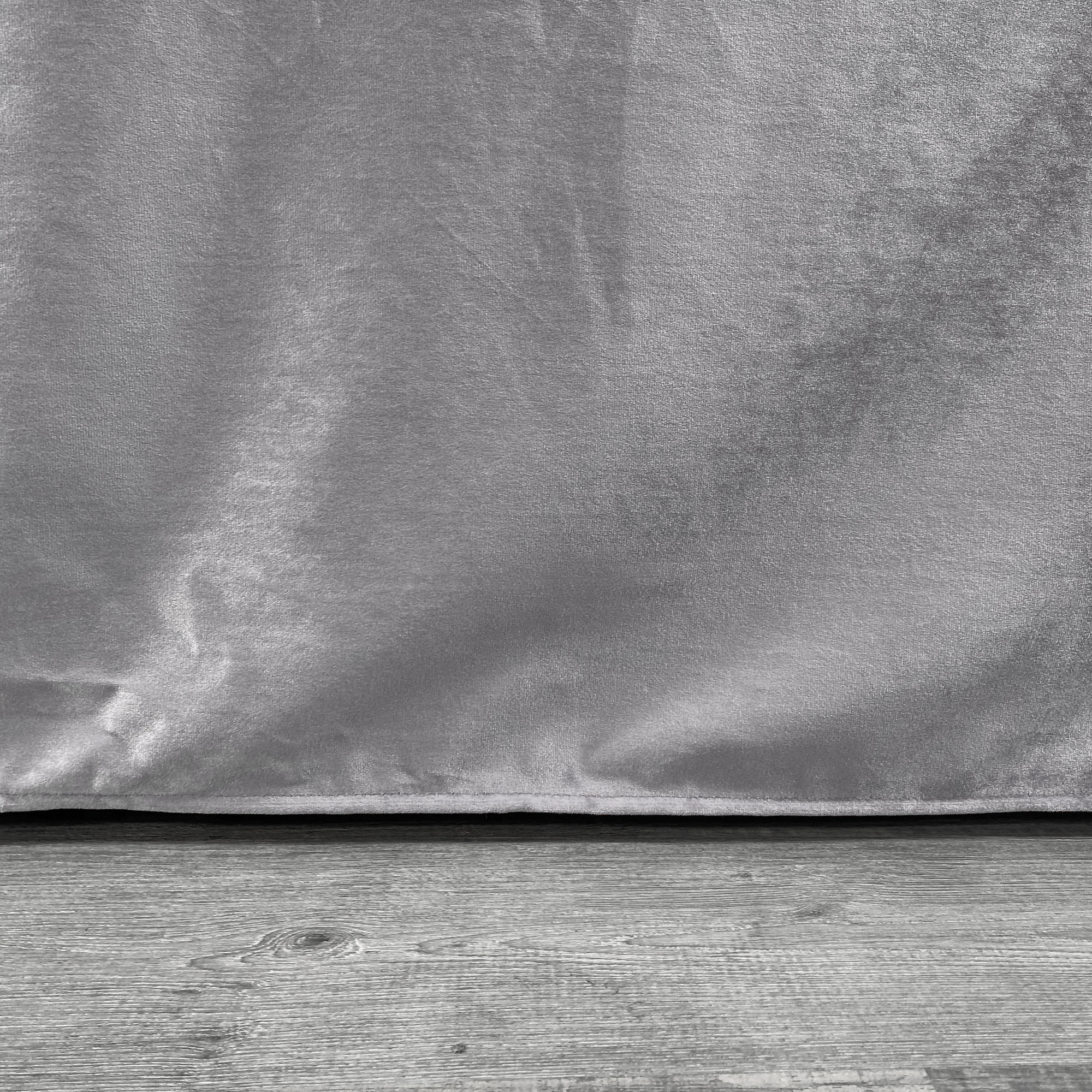 90 x 156 Inch Rectangular Velvet Tablecloth Gray Hem