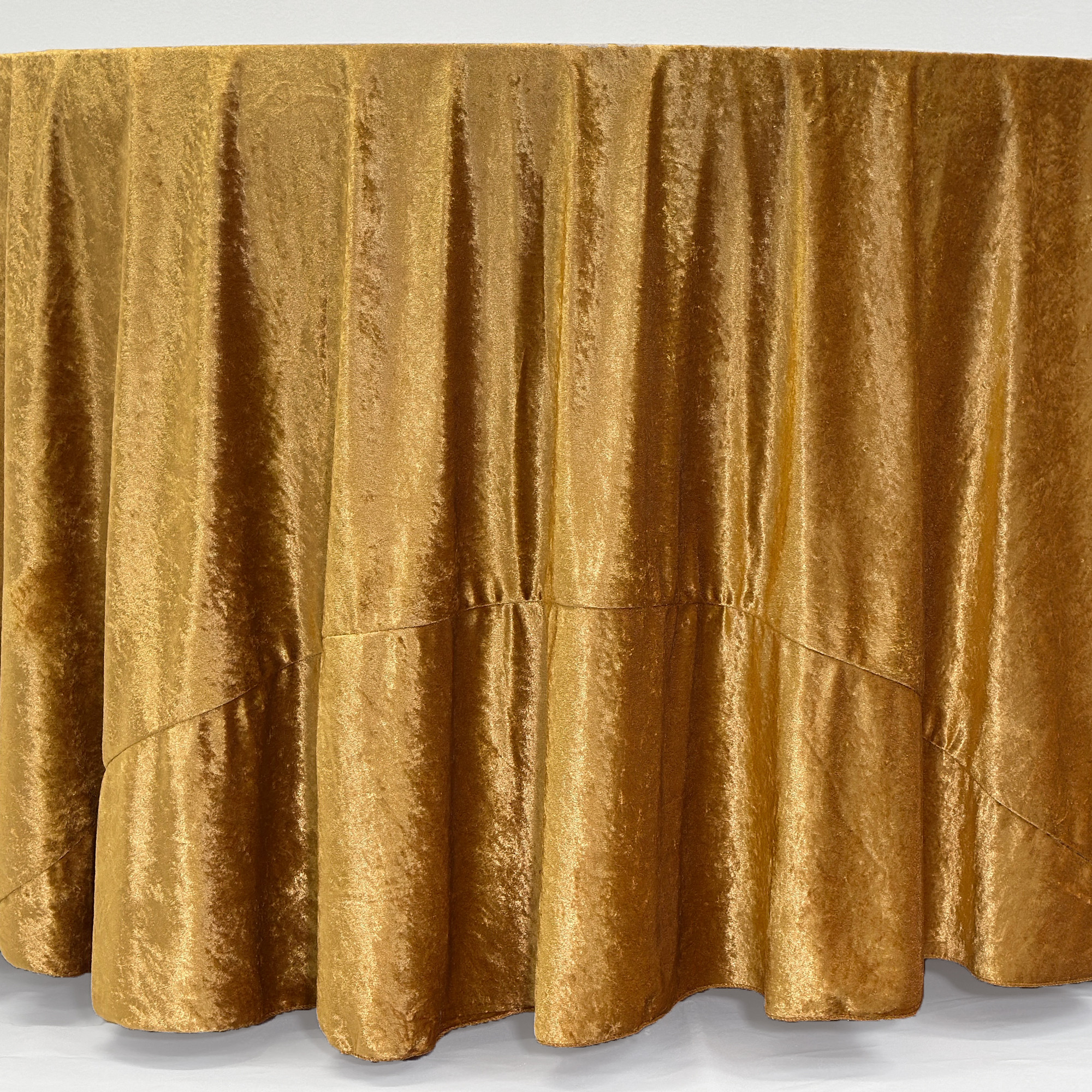 120 Inch Round Crushed Velvet Tablecloth Gold Hem