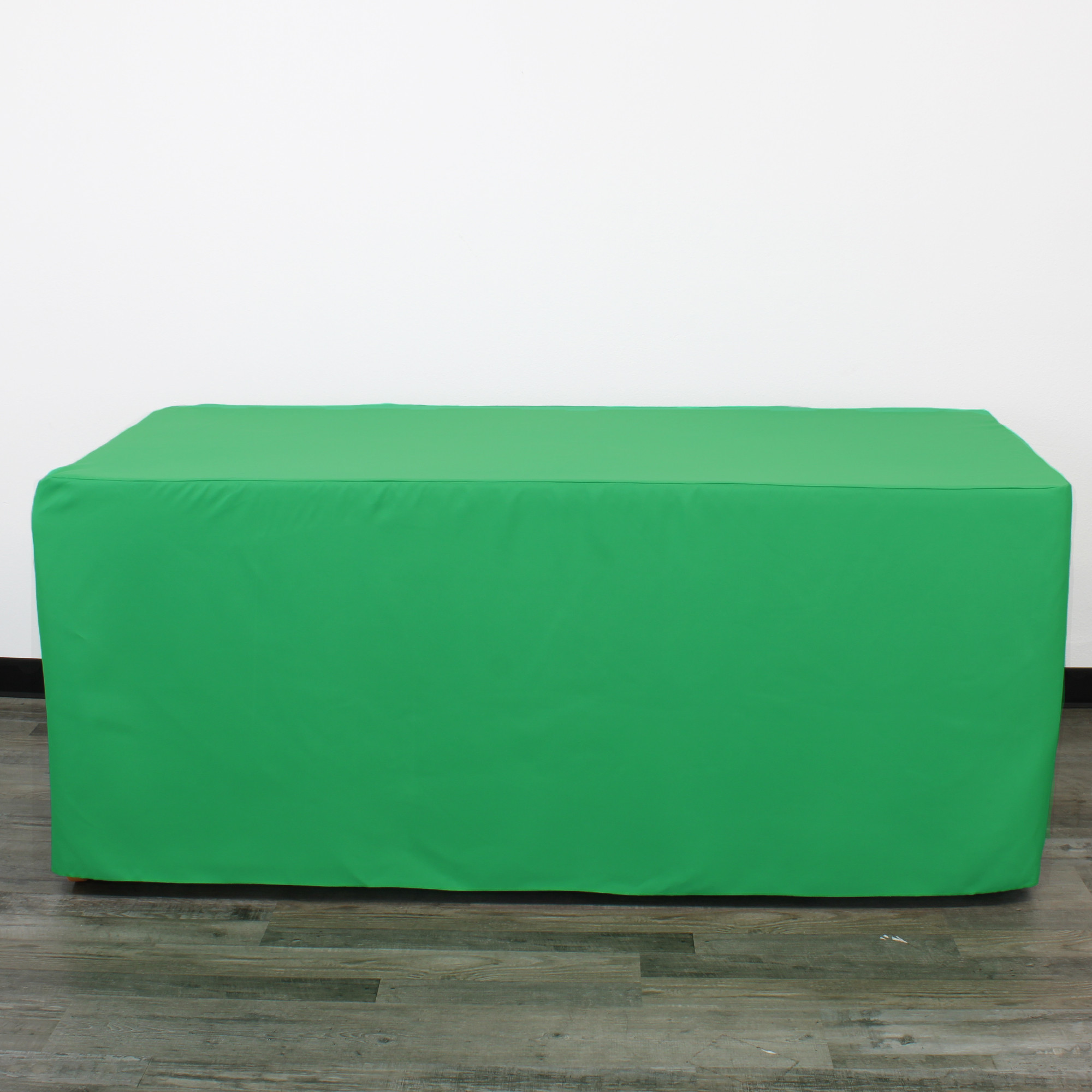 8 ft Fitted Polyester Tablecloth Rectangular Emerald Green front