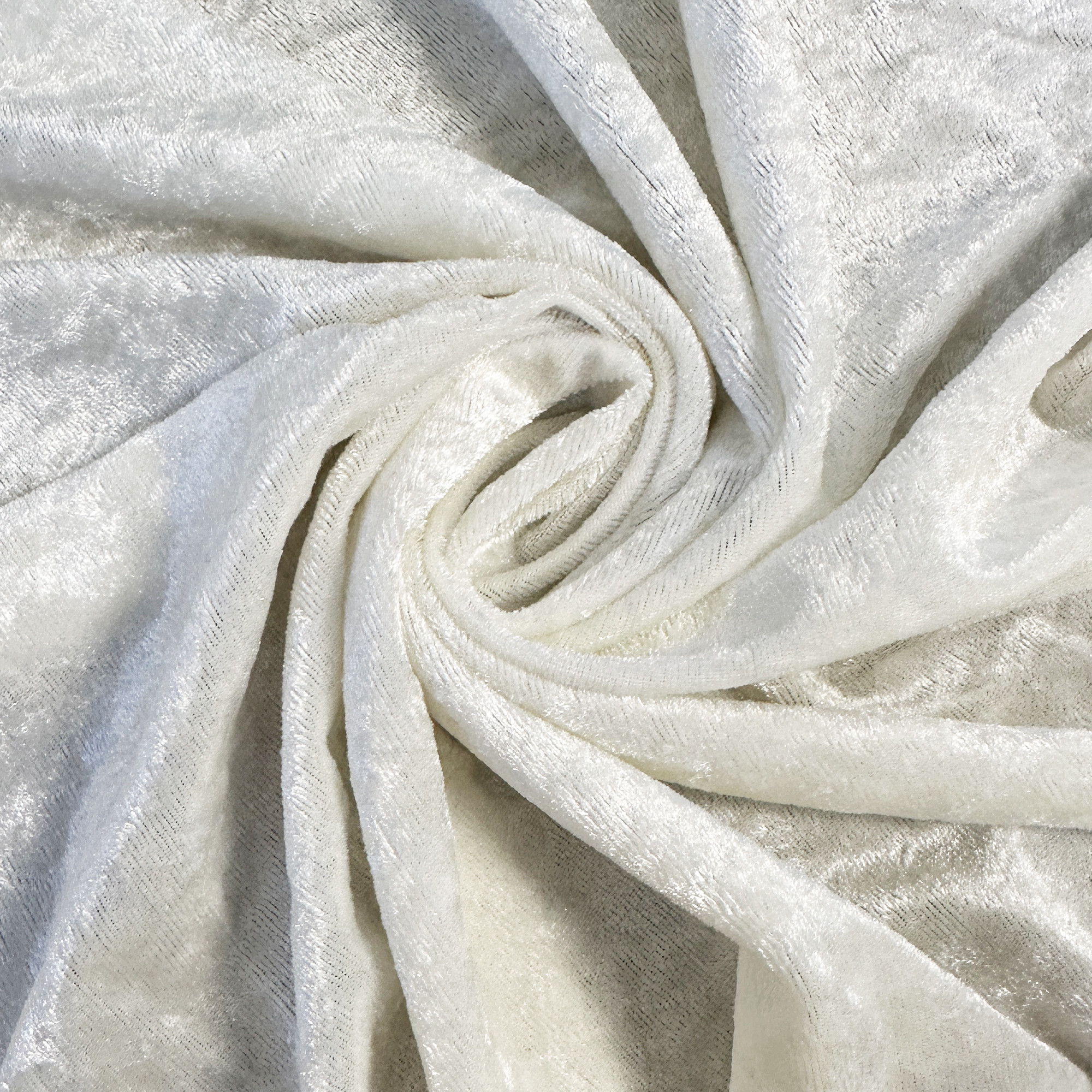 10 Pack 20 Inch Crushed Velvet Cloth Napkins Ivory zoom