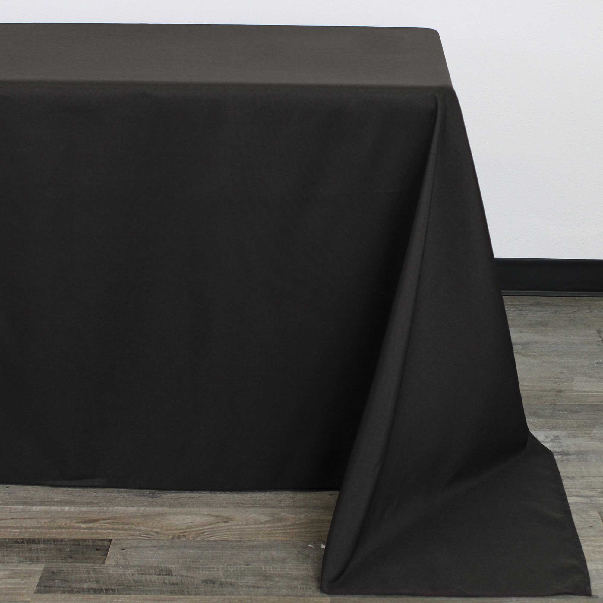 90 x 132 inch Rectangular Polyester Tablecloths Black Corner