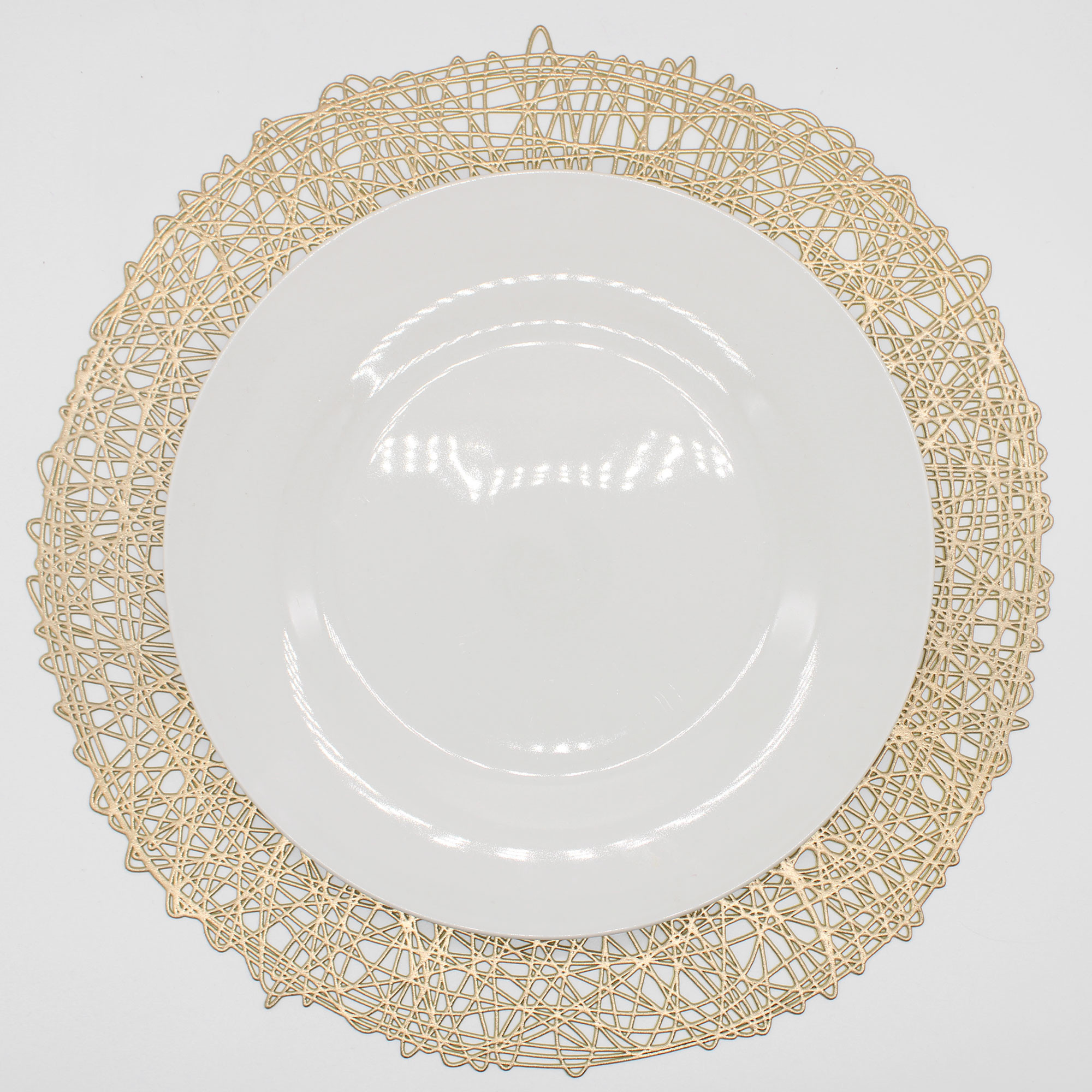15 Inch Round Gold Vinyl String Nest Placemats with plate