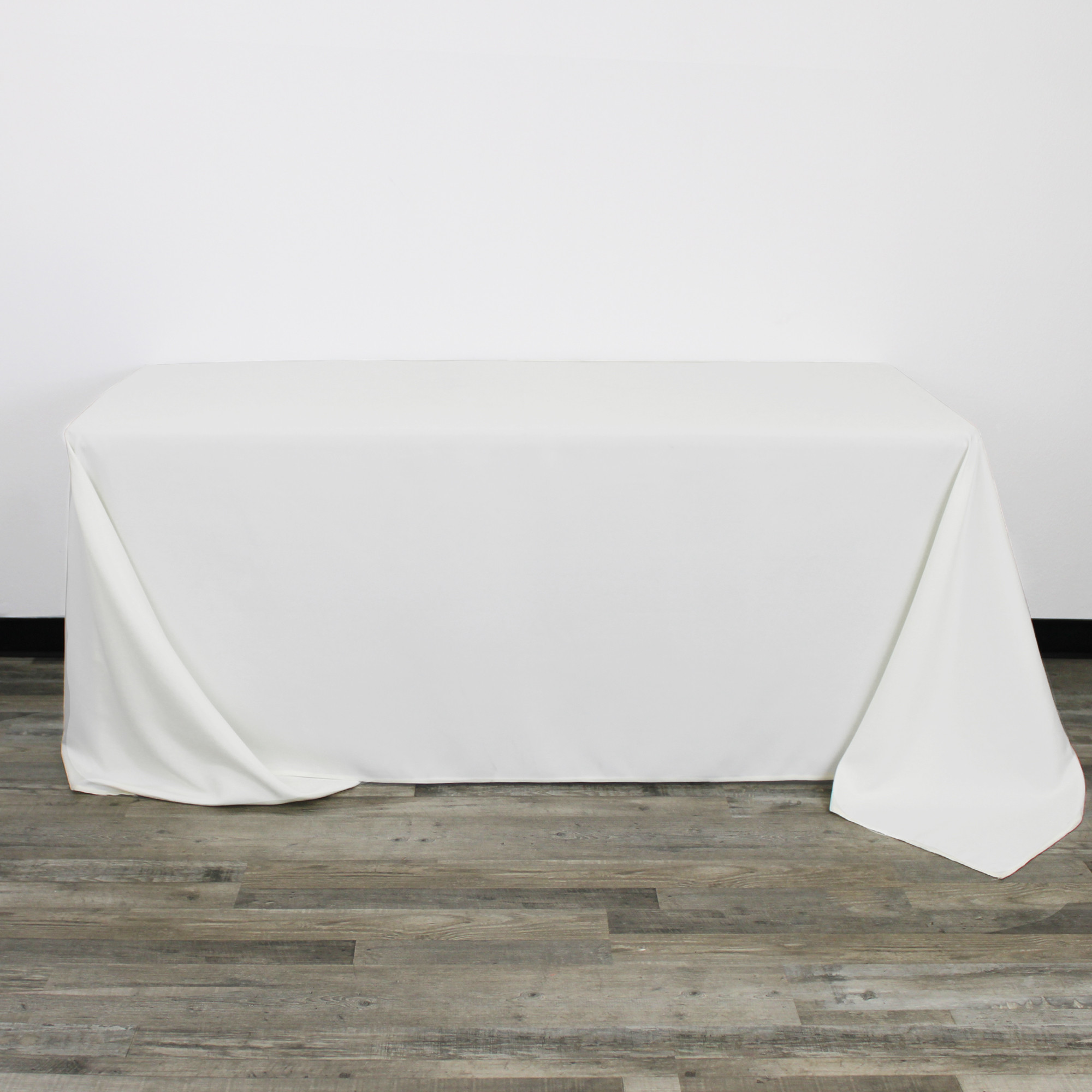 90 x 132 inch Rectangular Polyester Tablecloths White Front