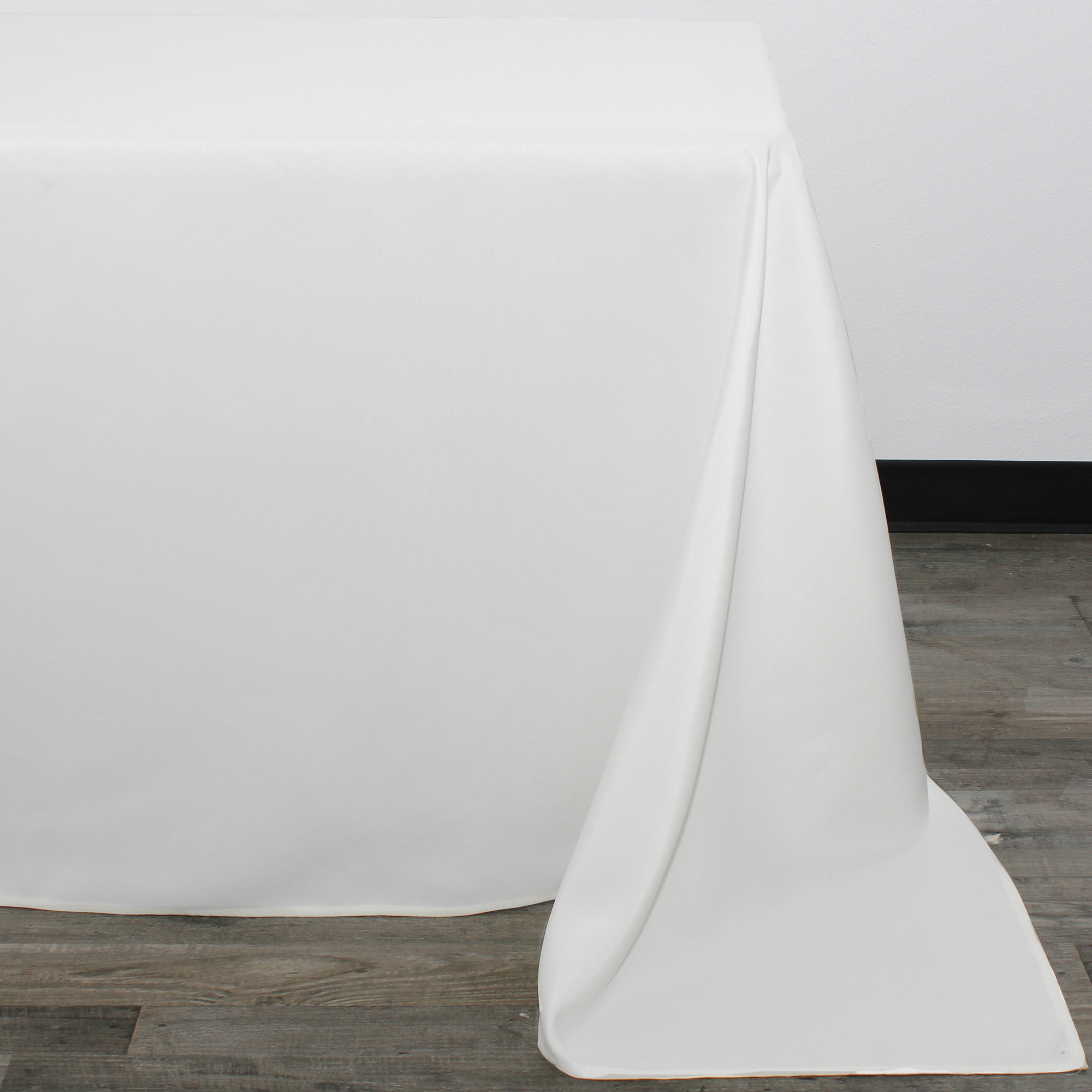 90 x 132 inch Rectangular Polyester Tablecloths White Corner