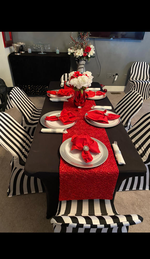 20 inch Polyester Cloth Napkins Red in use