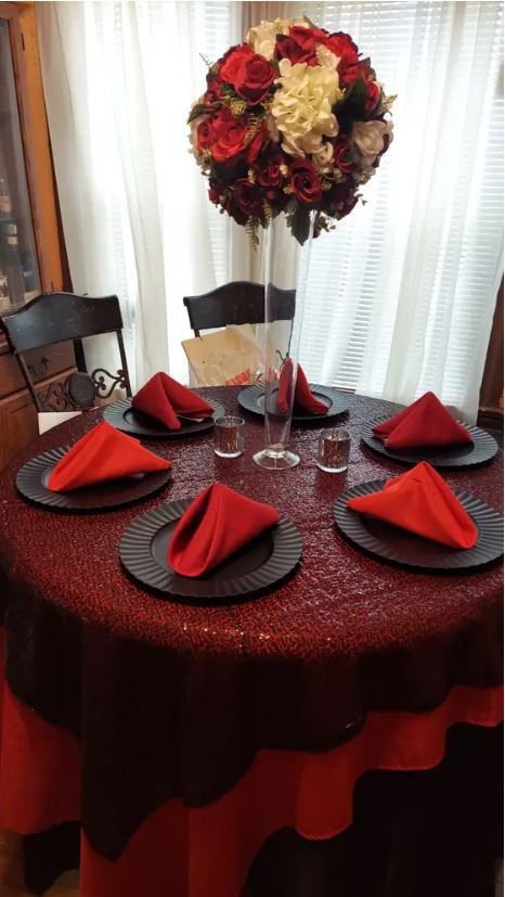 20 inch Polyester Cloth Napkins Dark Red in use