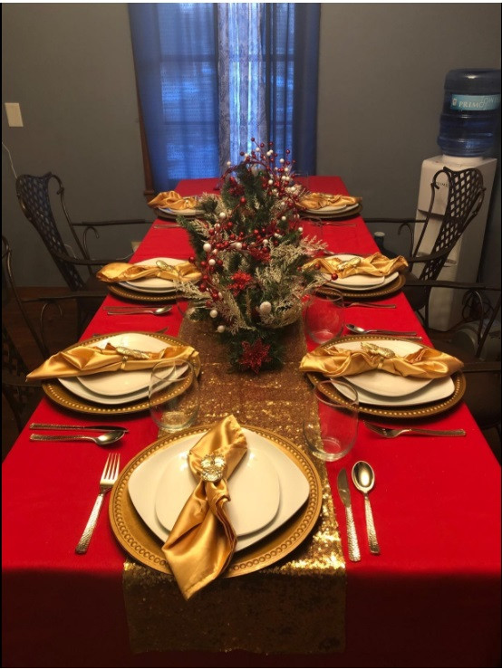 gold holiday napkins