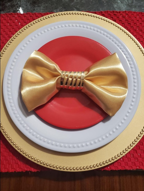 gold cloth napkins