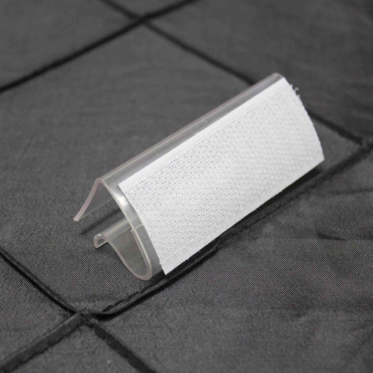 2 1/2 inch x 1 inch Standard Table Skirt Clips