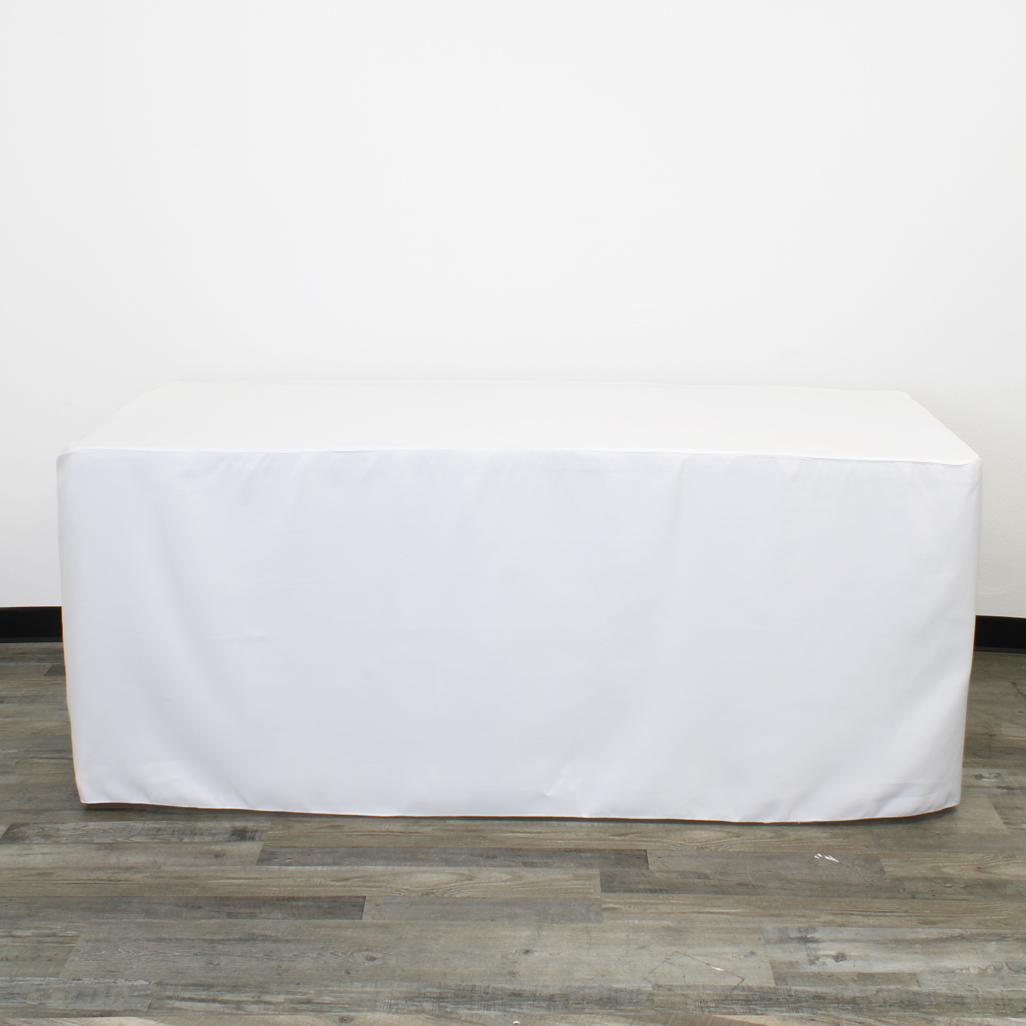 8 ft. Fitted Polyester Tablecloth Rectangular White front