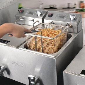 Apuro FC375-A Twin Tank Twin Basket 8Ltr Countertop Fryer with Timers 2x 2.9kW Apuro FC375-A Twin Tank Twin Basket 8Ltr Countertop Fryer with Timers 2x 2.9kW