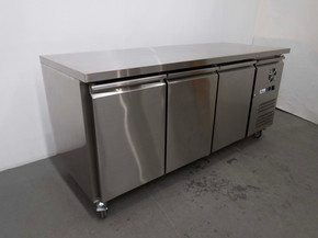 FED XUB7F18S3V Bench Freezer