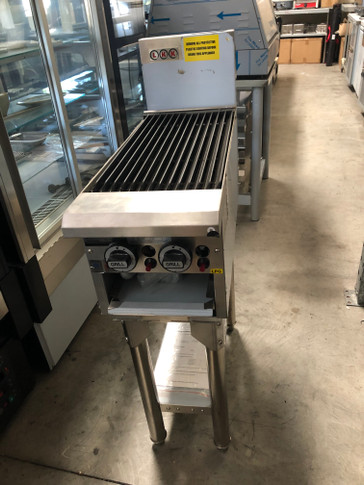 Ex-Showroom: LKKCG3-2D 2 Burner 300mm Gas Chargrill with Legs LPG