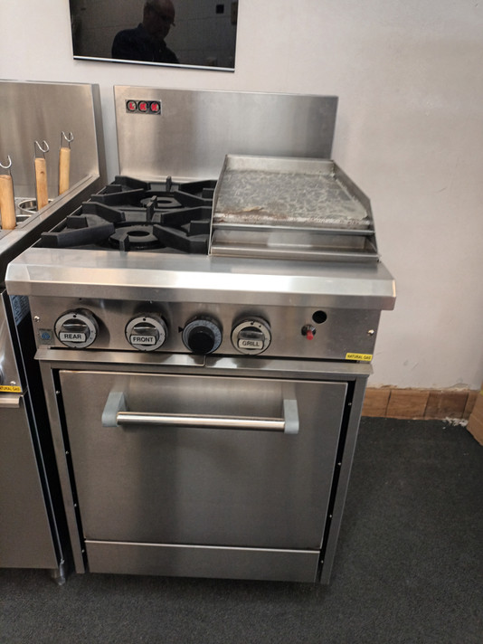 Ex-Showroom LKKOB4C-OD 2 Gas Open Burner Cooktop & 300mm RHS Griddle + Static Oven NG Ex-Showroom LKKOB4C-OD 2 Gas Open Burner Cooktop & 300mm RHS Griddle + Static Oven NG