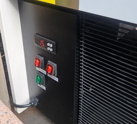 Exquisite IC16T 16 Tubs Ice Cream Scooping Freezer