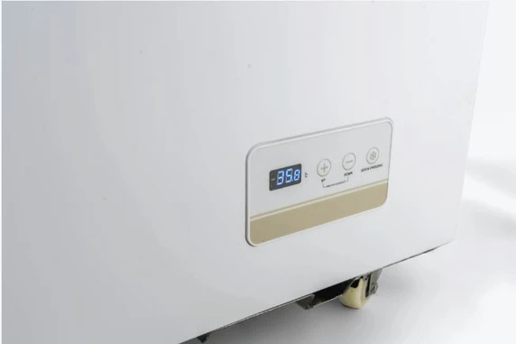 Thermaster WD586G 586L Commercial Chest Freezer with Flat Glass Sliding Lids (1824mm Wide)